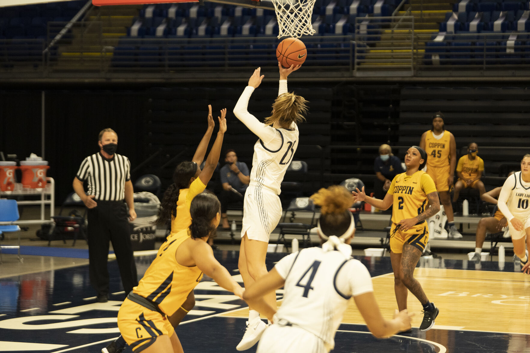 Womens Basketball VS Coppin State, Jekot (25) Layup